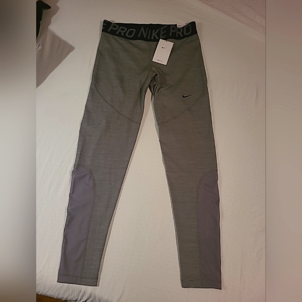 Nike Womens Pro Dry Fit  Training Tight Fit  Full Length Leggings--New with Tags